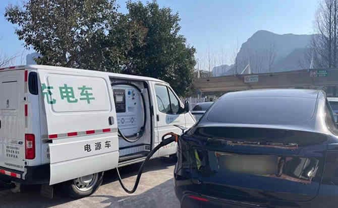 丹江口汽车搭电